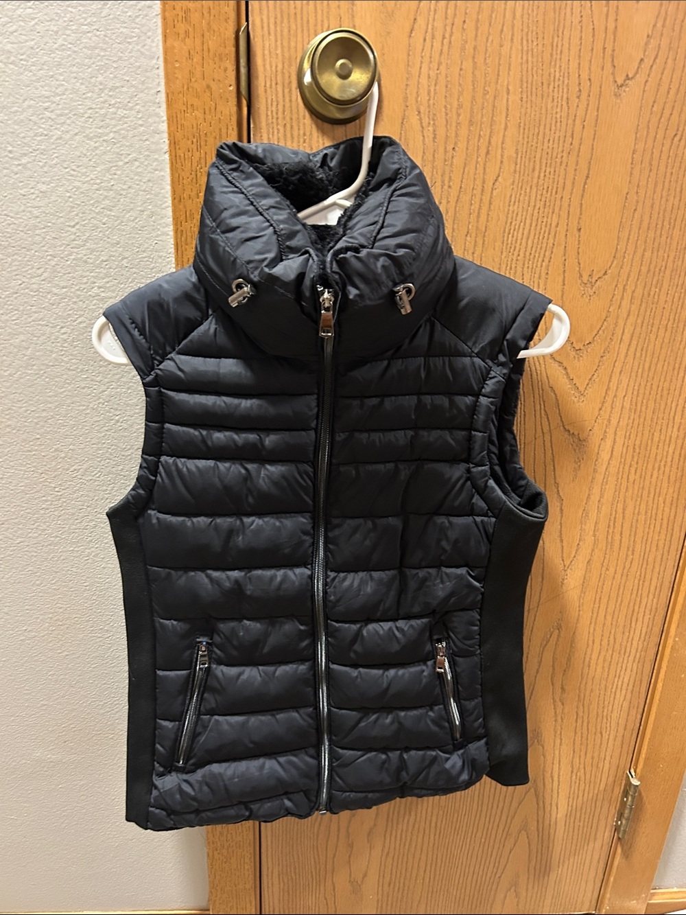 Women's Quilted Puffer Vest - Black
